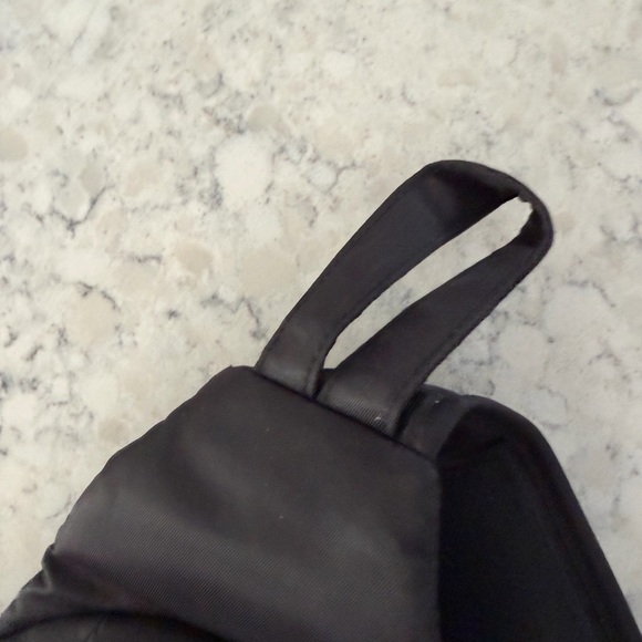 Lug Black Quilted Crossbody Bag “Hovercraft Sling back” - Picture 13 of 13